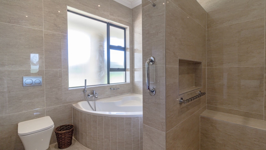 7 Bedroom Property for Sale in Oranjeville Free State